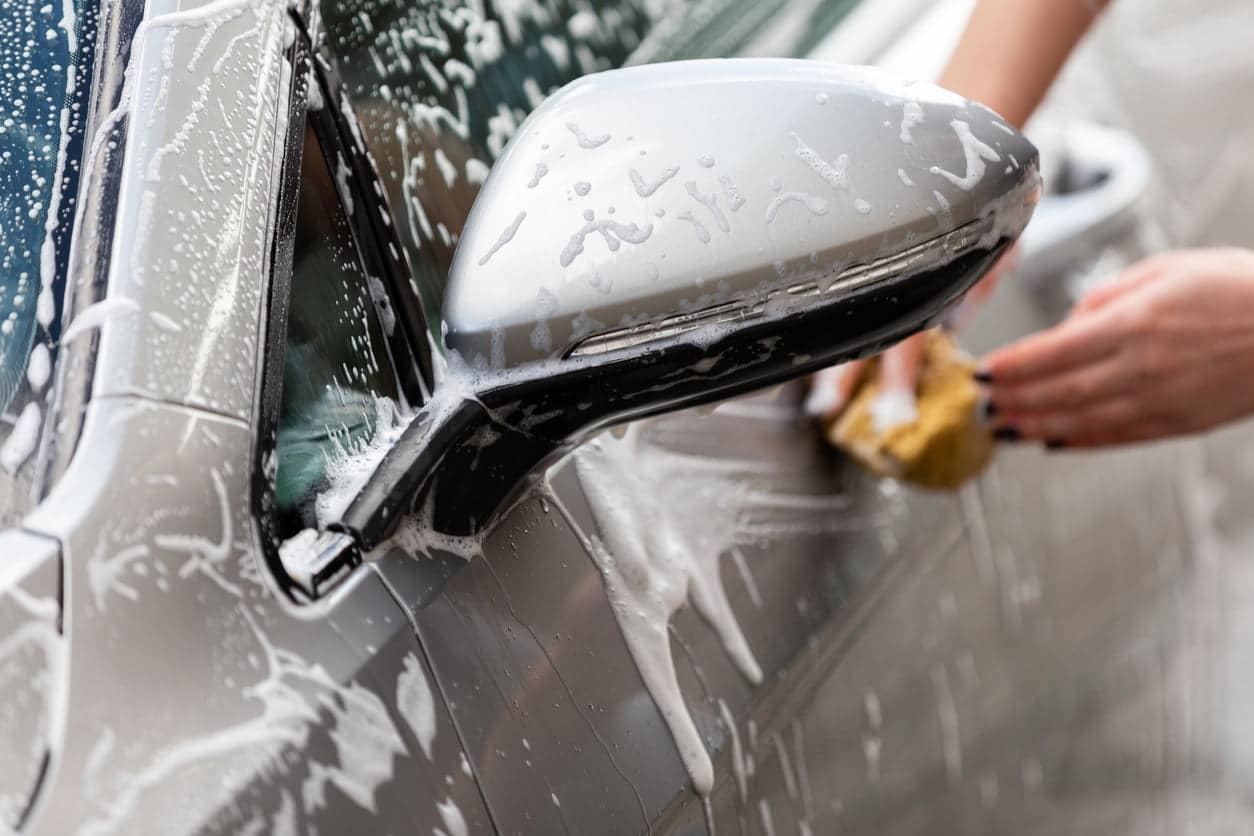 cleaning wing mirrors